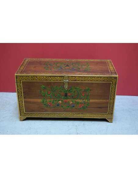 Baule indiano in legno massello con decorazioni floreali TP014