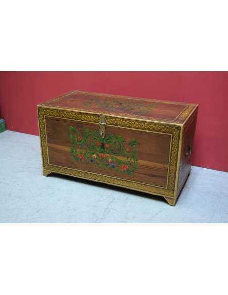Baule indiano in legno massello con decorazioni floreali TP014