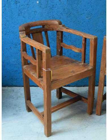 Poltroncina indiana in legno massello di teak epoca coloniale TR137