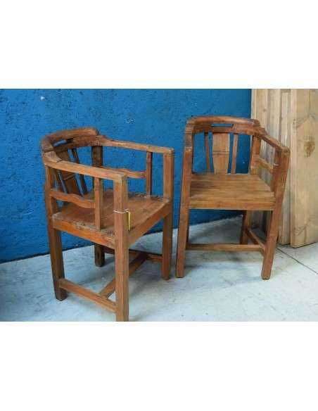 Poltroncina indiana in legno massello di teak epoca coloniale TR137