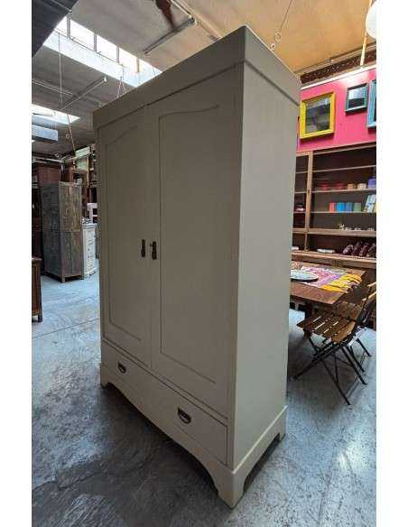 Armadio vintage color panna in legno massello UN10520